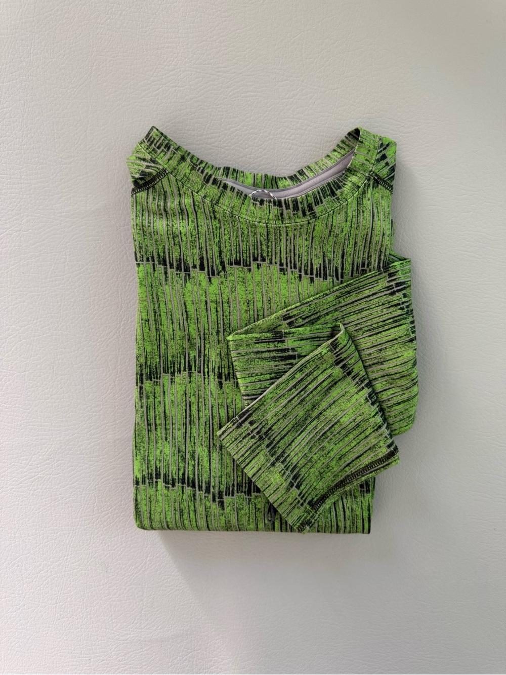 Patagonia Boys Green Capilene Base Layer Long Sleeve Shirt size Medium 10